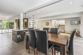Essence House 4 Bedroom House, Surfers Paradise